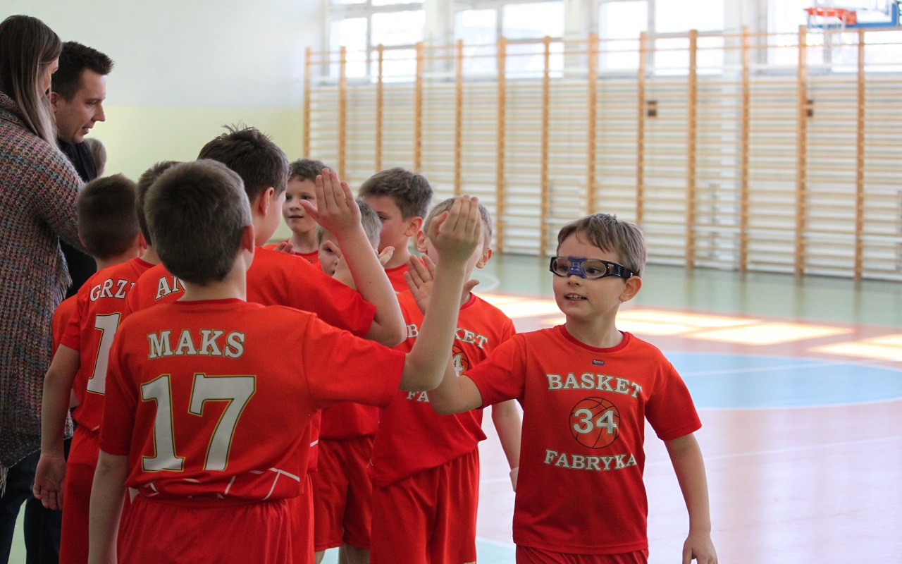 Chłopcy zadebiutowali w rozgrywkach U11 ŁZKosz